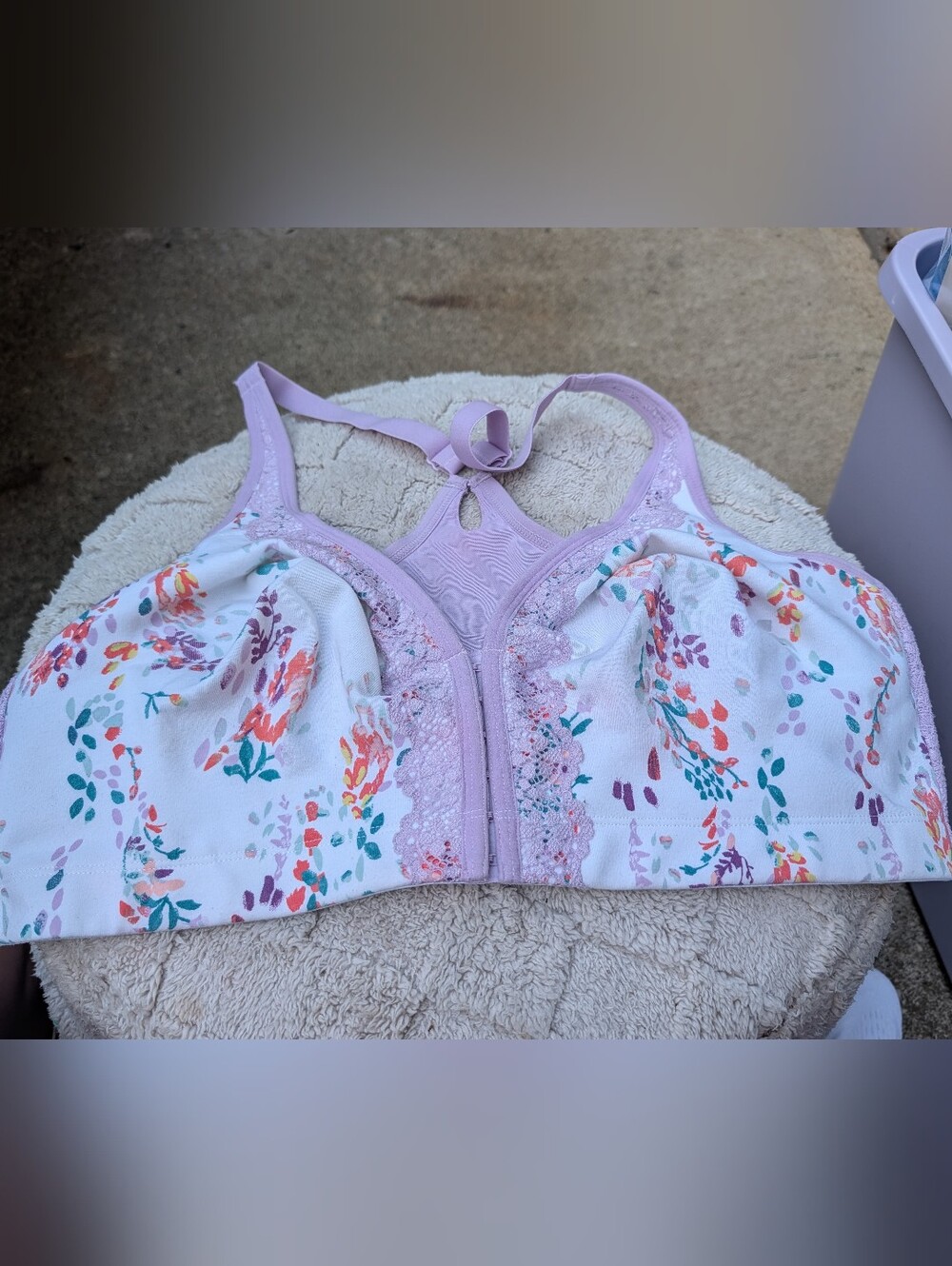 Cacique Floral Front-Zip Bralette in White and Light Lavender Size 44D